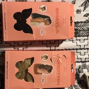 Brand new Insertnamehere clip in ponytails